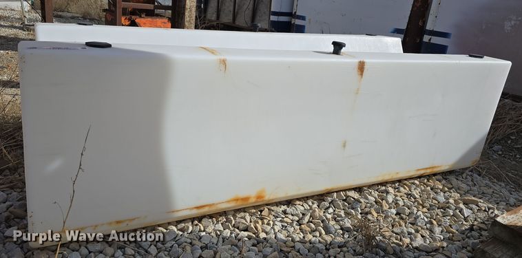 image for item EH8539 (2) poly tanks