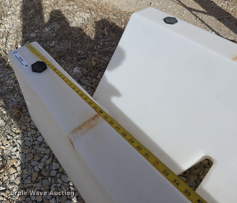 image for item EH8539 (2) poly tanks