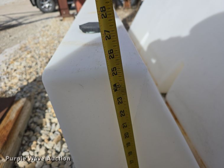 image for item EH8539 (2) poly tanks