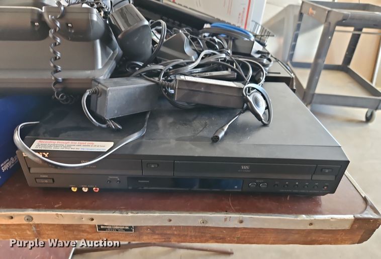 image for item EI8790 Electronics