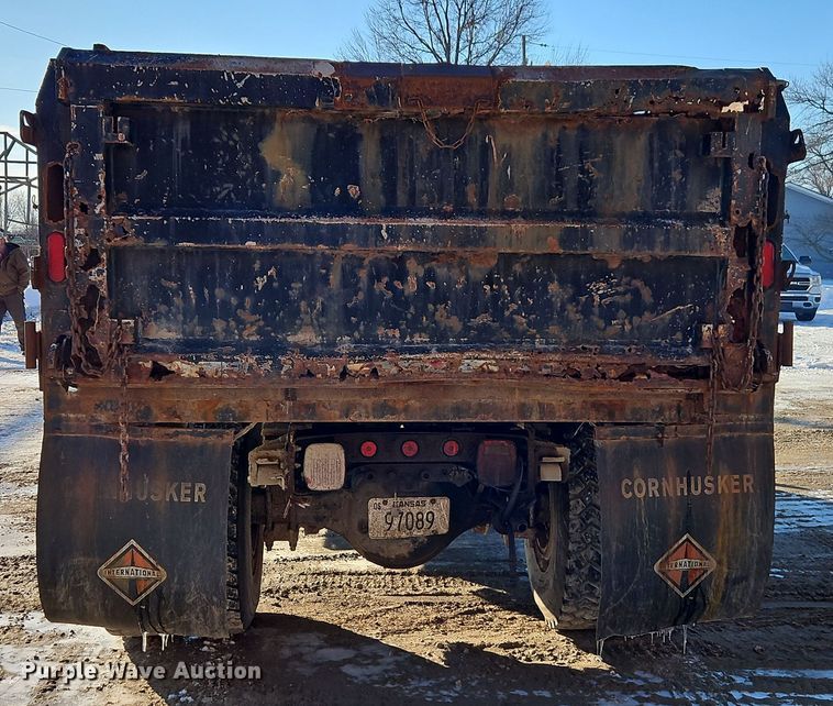 image for item EI8791 2000 International 4700 dump truck