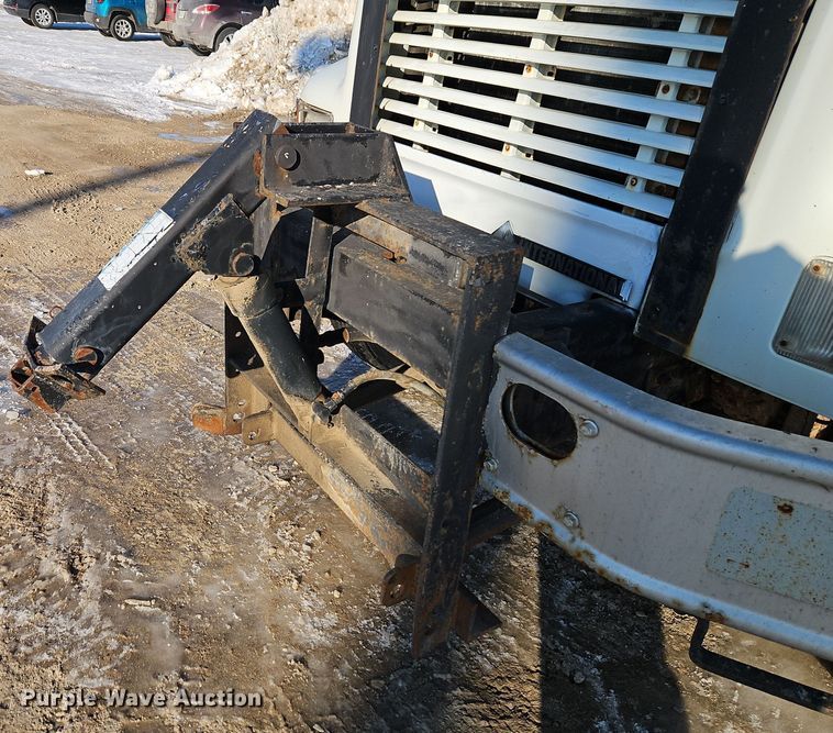 image for item EI8791 2000 International 4700 dump truck