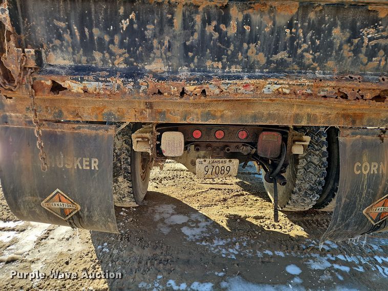 image for item EI8791 2000 International 4700 dump truck
