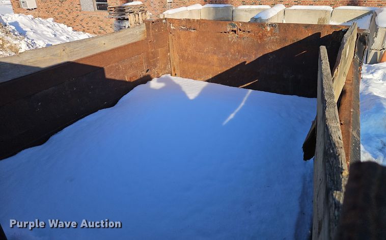 image for item EI8791 2000 International 4700 dump truck