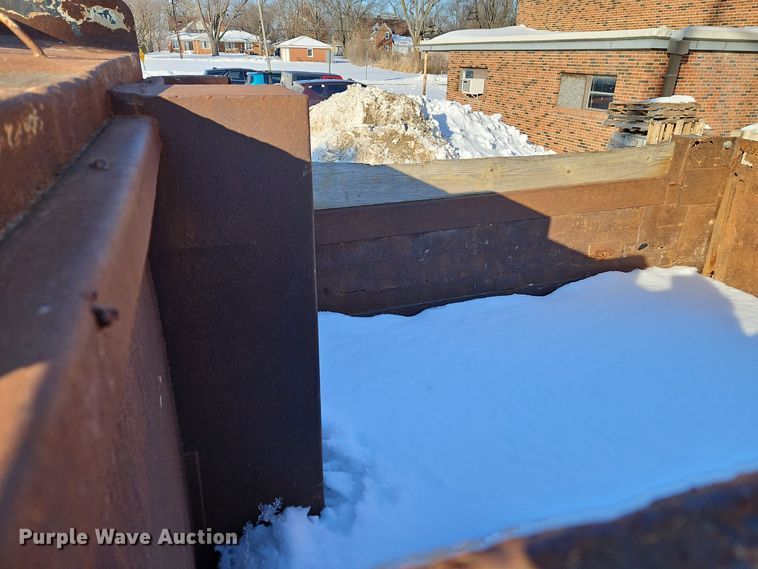 image for item EI8791 2000 International 4700 dump truck