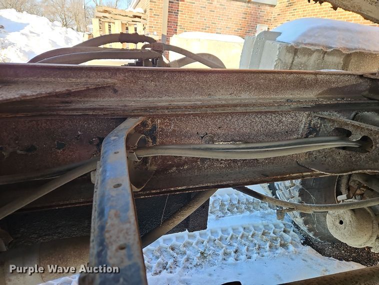 image for item EI8791 2000 International 4700 dump truck