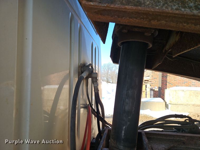 image for item EI8791 2000 International 4700 dump truck