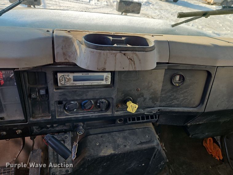 image for item EI8791 2000 International 4700 dump truck