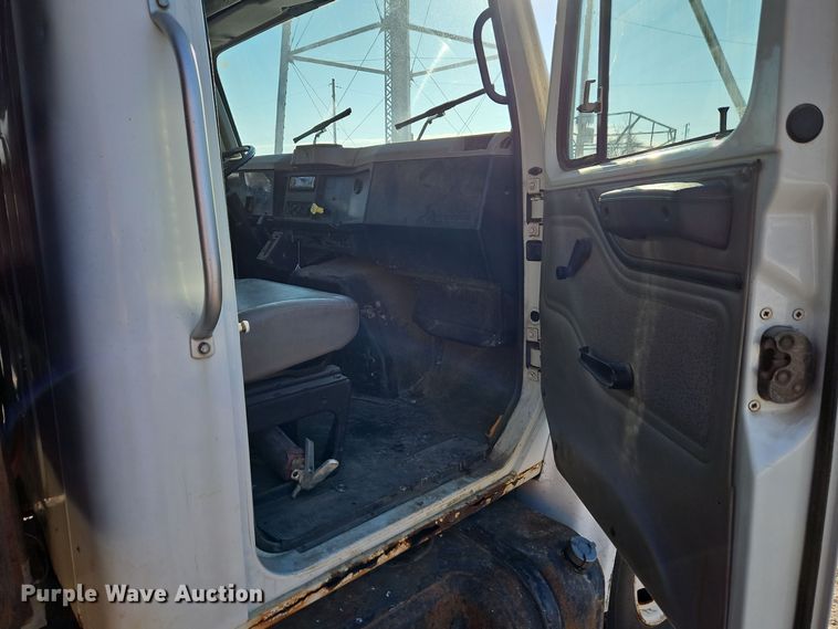 image for item EI8791 2000 International 4700 dump truck