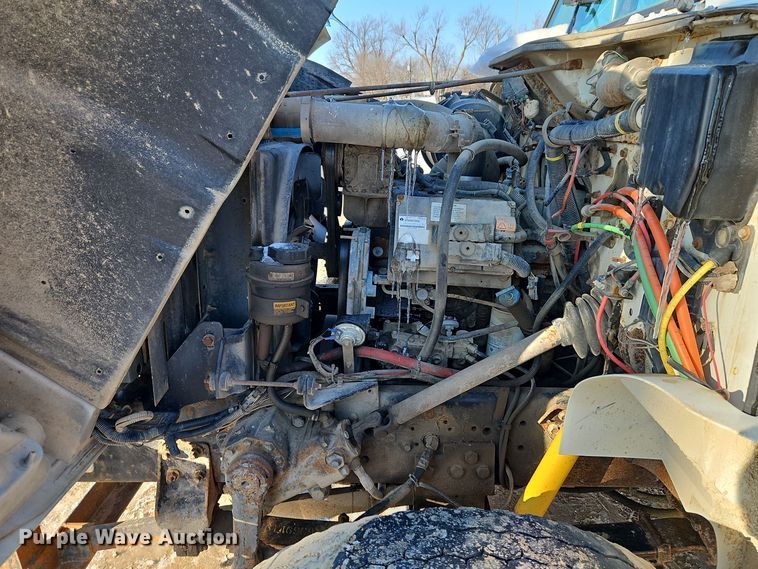 image for item EI8791 2000 International 4700 dump truck