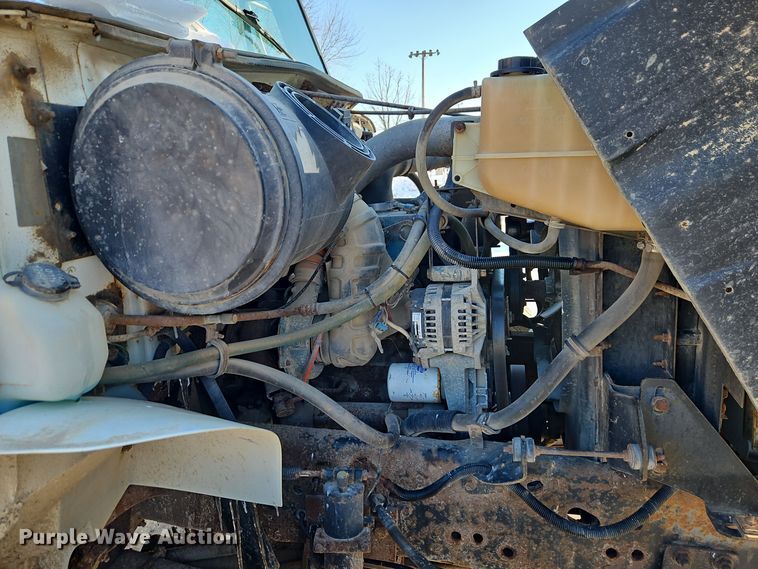 image for item EI8791 2000 International 4700 dump truck