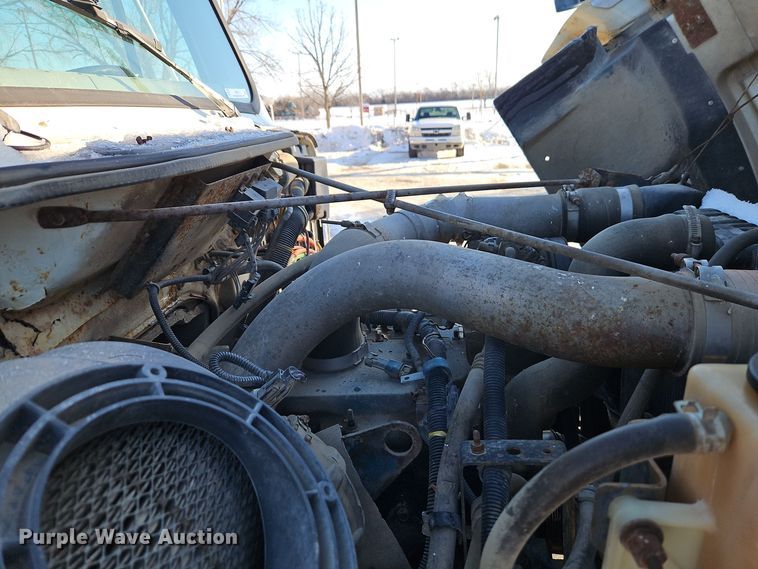 image for item EI8791 2000 International 4700 dump truck