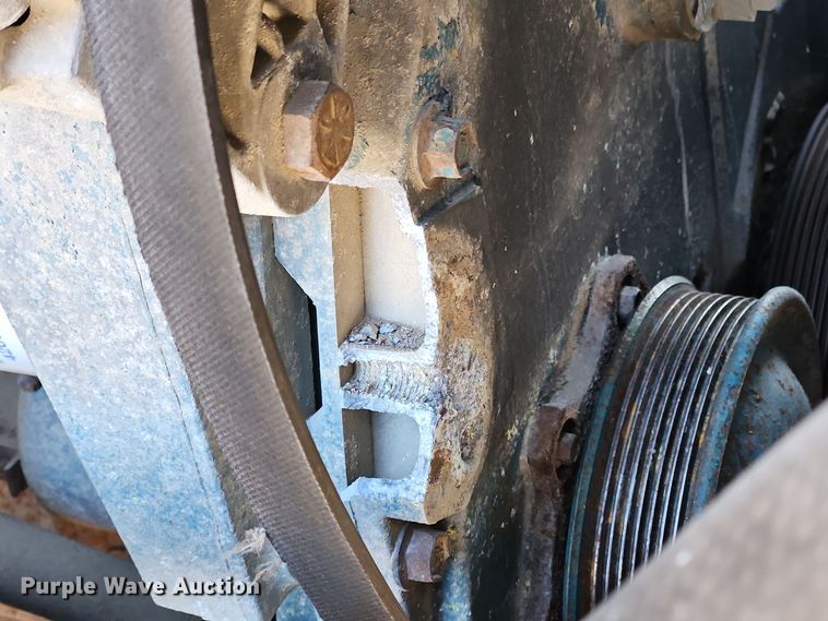 image for item EI8791 2000 International 4700 dump truck