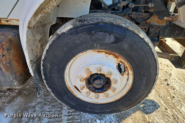 image for item EI8791 2000 International 4700 dump truck