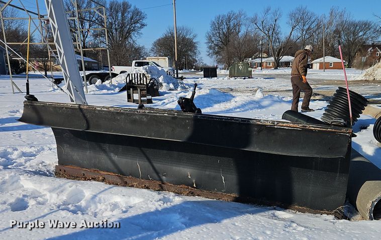 image for item EI8791 2000 International 4700 dump truck