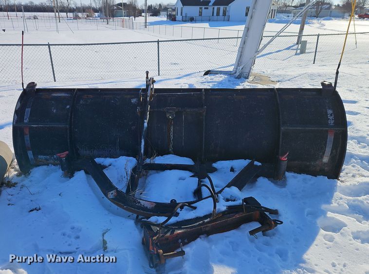 image for item EI8791 2000 International 4700 dump truck