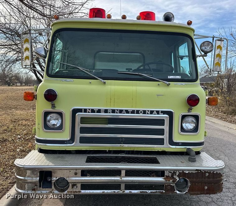 image for item EJ5285 1981 International C01850B pumper fire truck