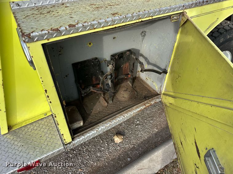 image for item EJ5285 1981 International C01850B pumper fire truck