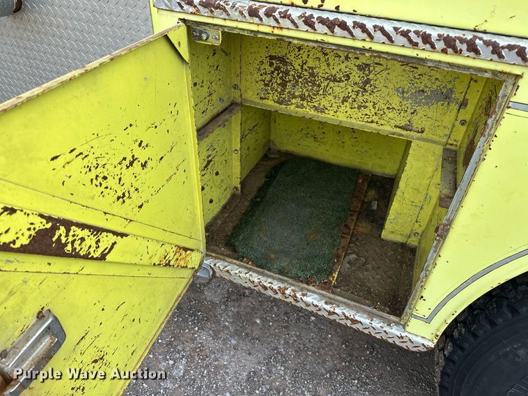 image for item EJ5285 1981 International C01850B pumper fire truck