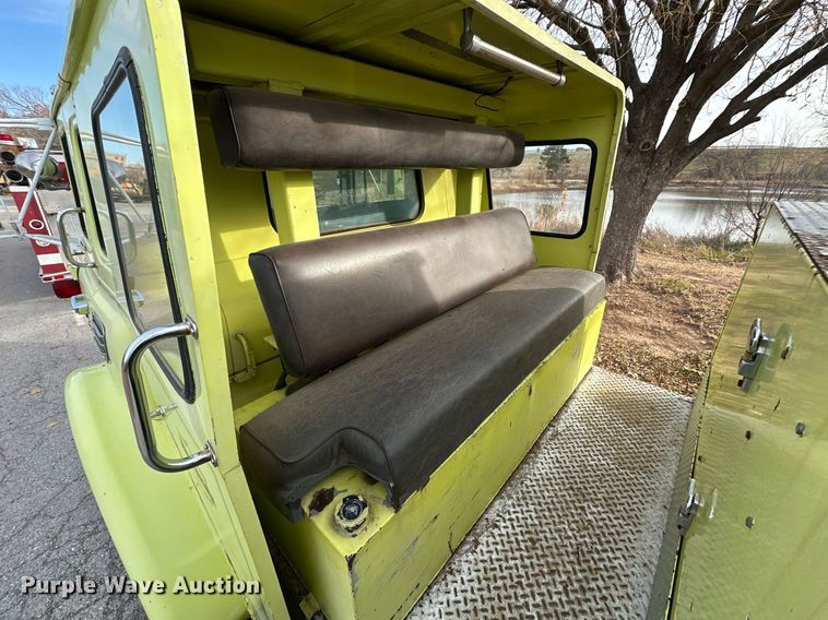 image for item EJ5285 1981 International C01850B pumper fire truck