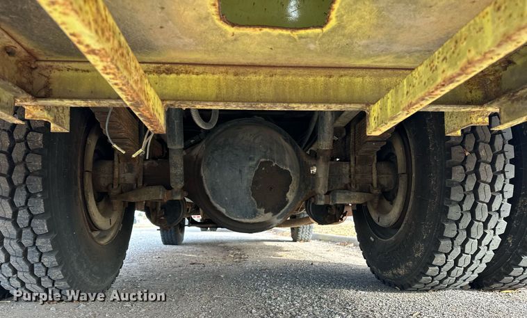 image for item EJ5285 1981 International C01850B pumper fire truck