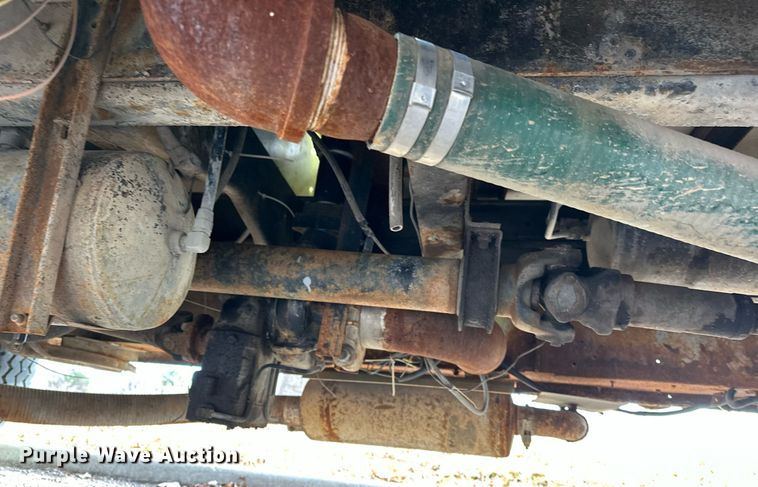 image for item EJ5285 1981 International C01850B pumper fire truck