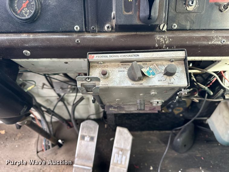 image for item EJ5285 1981 International C01850B pumper fire truck