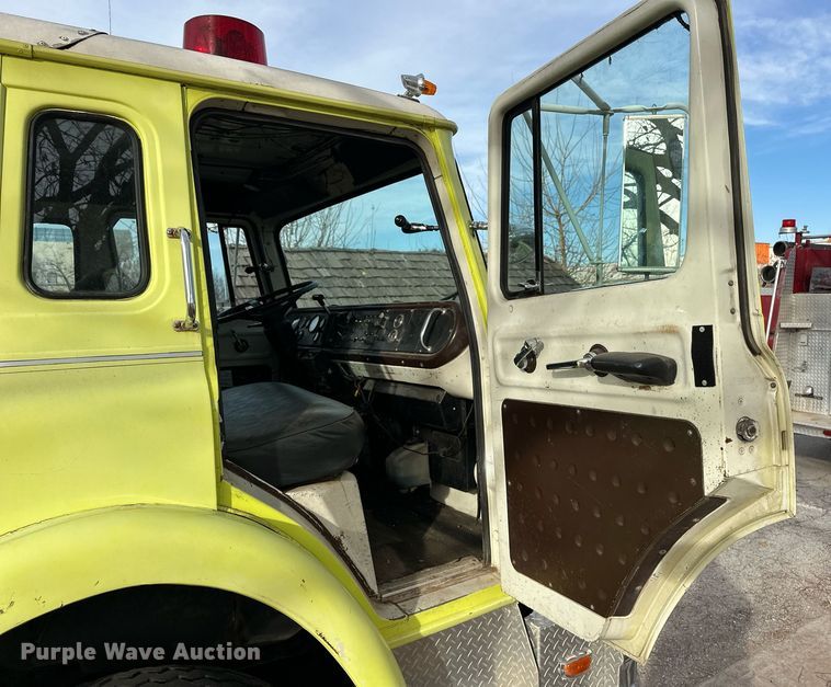 image for item EJ5285 1981 International C01850B pumper fire truck