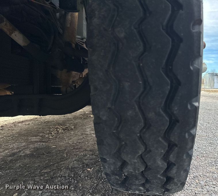 image for item EJ5285 1981 International C01850B pumper fire truck