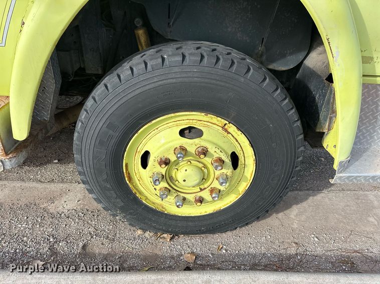 image for item EJ5285 1981 International C01850B pumper fire truck