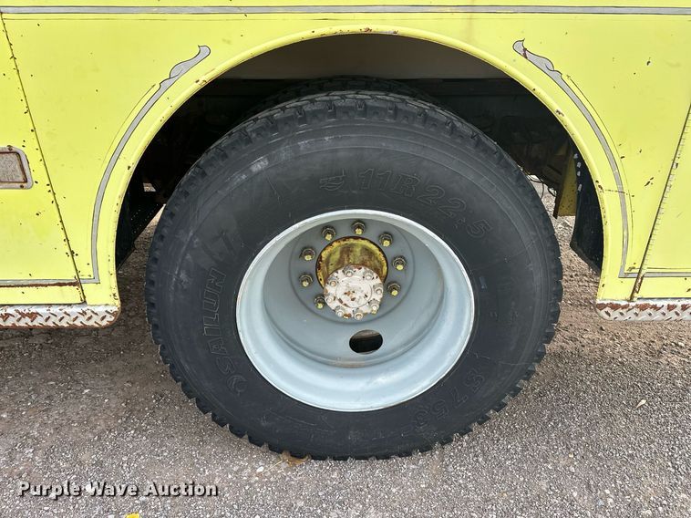 image for item EJ5285 1981 International C01850B pumper fire truck