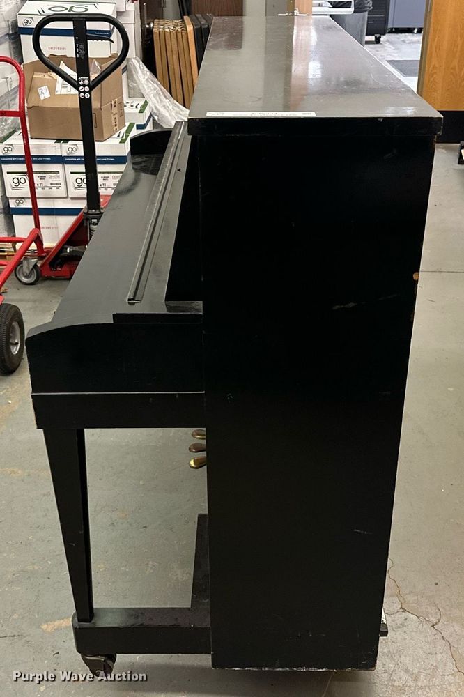 image for item EJ5334 Hamilton Piano piano