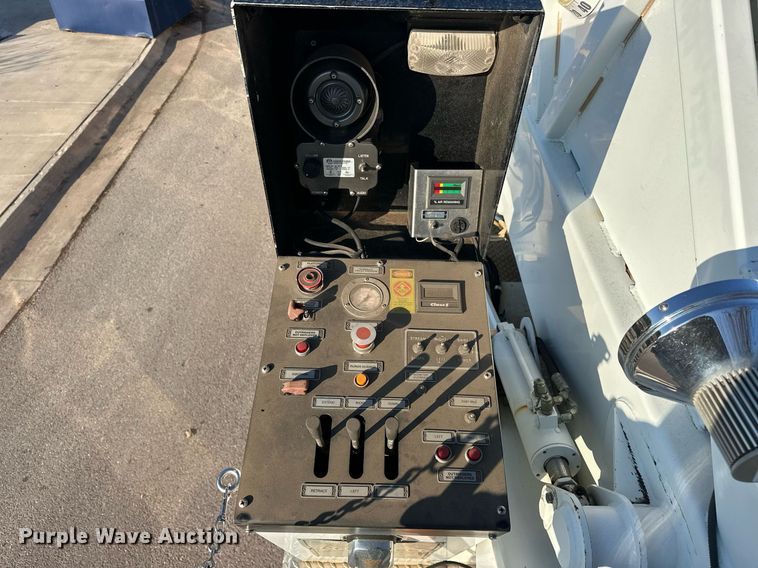 image for item EJ5335 2001 American LaFrance Eagle aerial platform fire truck