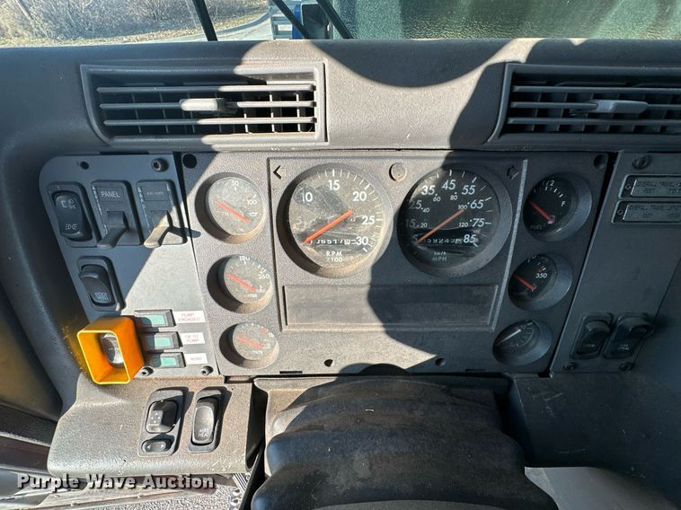 image for item EJ5335 2001 American LaFrance Eagle aerial platform fire truck