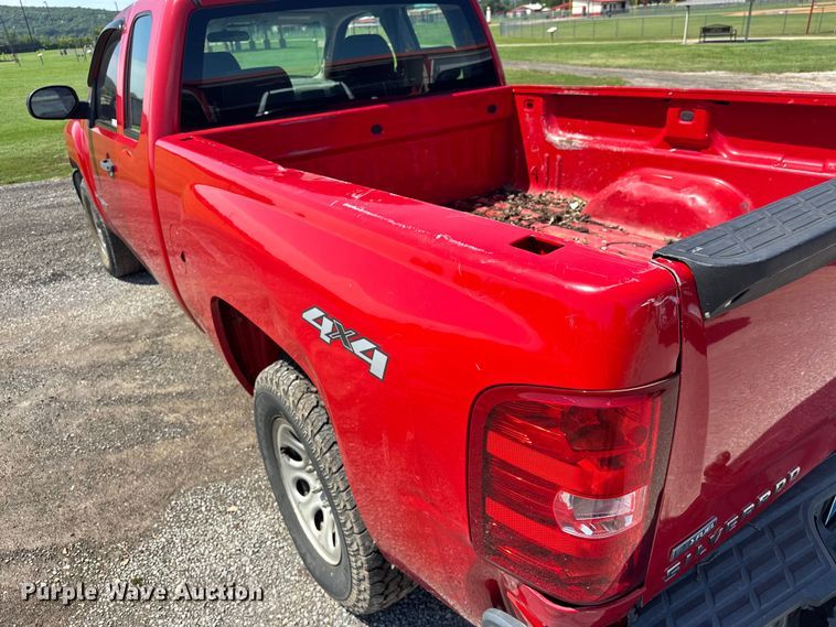 image for item EJ8875 2007 Chevrolet  Silverado 1500 Ext. Cab pickup truck