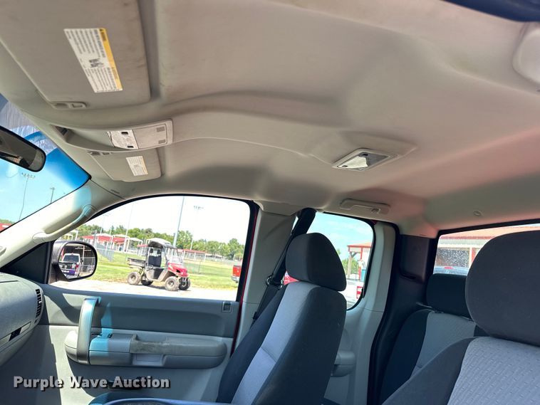 image for item EJ8875 2007 Chevrolet  Silverado 1500 Ext. Cab pickup truck