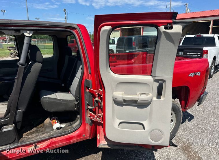 image for item EJ8875 2007 Chevrolet  Silverado 1500 Ext. Cab pickup truck