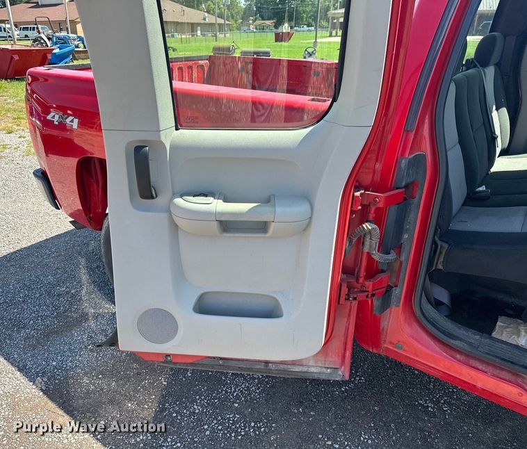 image for item EJ8875 2007 Chevrolet  Silverado 1500 Ext. Cab pickup truck