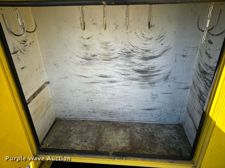 image for item EN5031 2001 Freightliner FL70 bucket truck