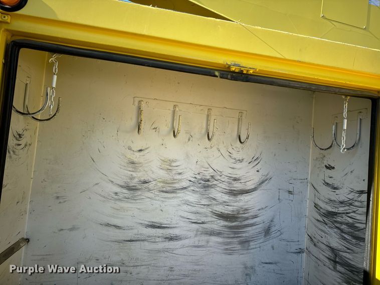 image for item EN5031 2001 Freightliner FL70 bucket truck