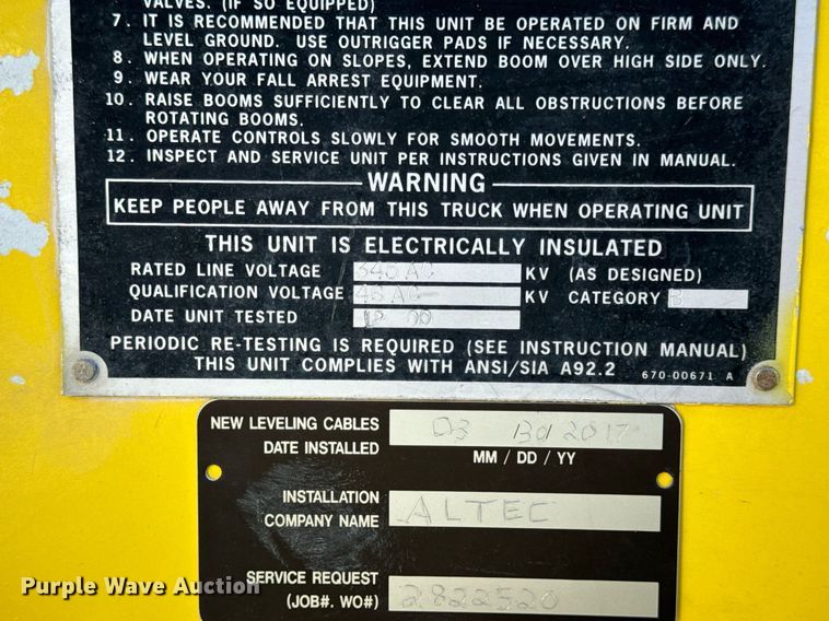 image for item EN5031 2001 Freightliner FL70 bucket truck