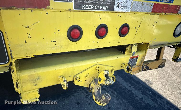 image for item EN5031 2001 Freightliner FL70 bucket truck