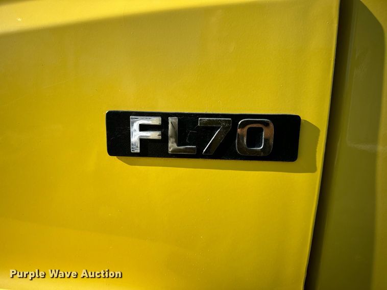 image for item EN5031 2001 Freightliner FL70 bucket truck