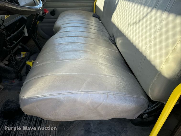 image for item EN5031 2001 Freightliner FL70 bucket truck