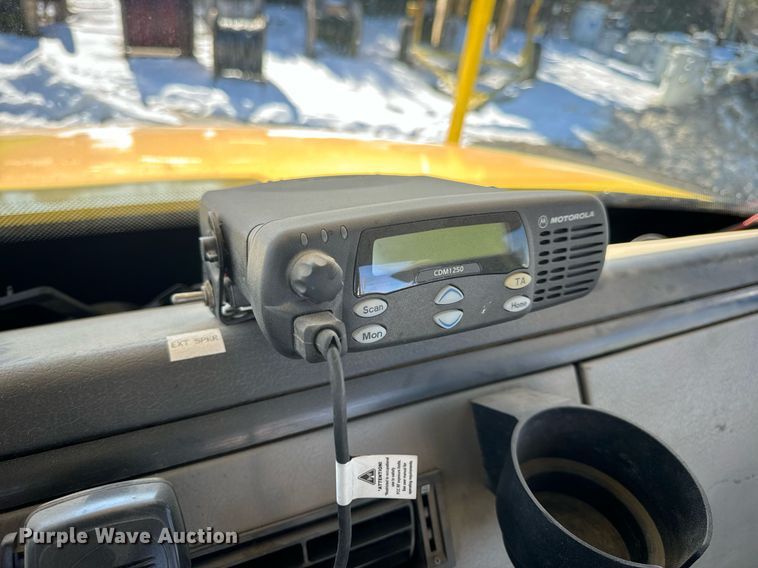 image for item EN5031 2001 Freightliner FL70 bucket truck