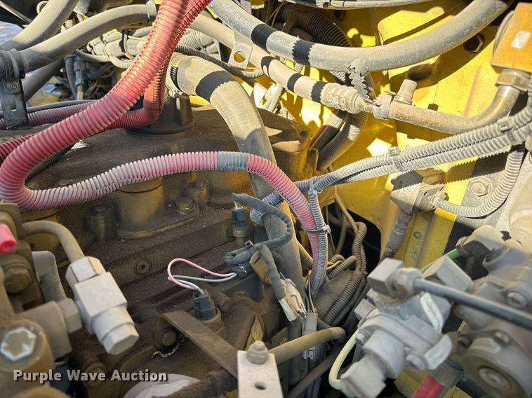 image for item EN5031 2001 Freightliner FL70 bucket truck