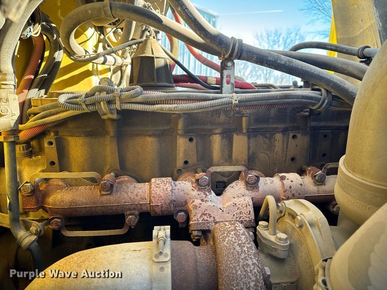 image for item EN5031 2001 Freightliner FL70 bucket truck