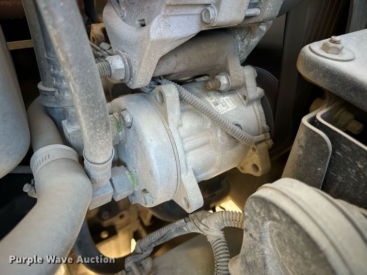 image for item EN5031 2001 Freightliner FL70 bucket truck