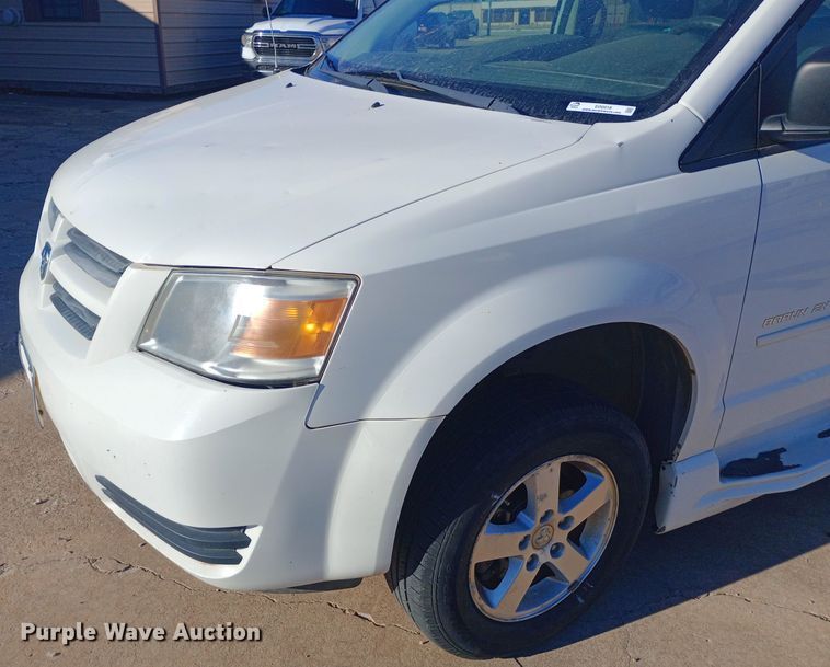image for item EO0518 2010 Dodge Grand Caravan SE handicap accessible van