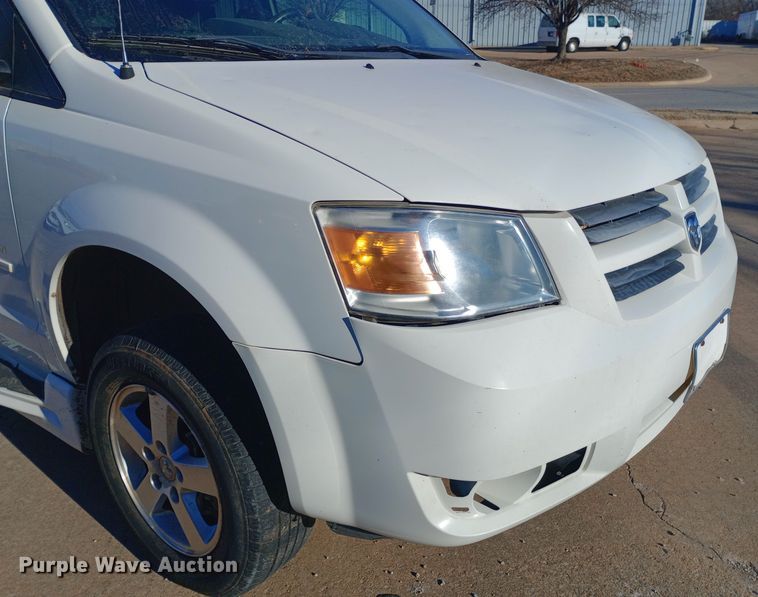 image for item EO0518 2010 Dodge Grand Caravan SE handicap accessible van